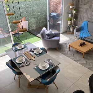  Сasa de vacaciones Casa Familiar Cerca De La Playa Con Terraza Privada